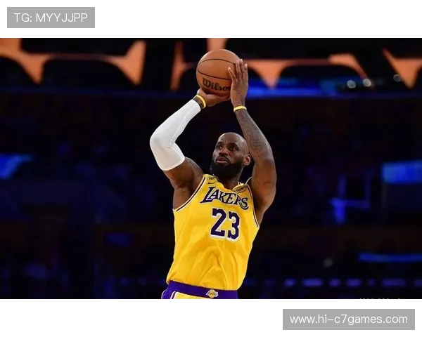 NBA季后赛激战正酣 詹姆斯领衔湖人奋力争夺总冠军荣誉