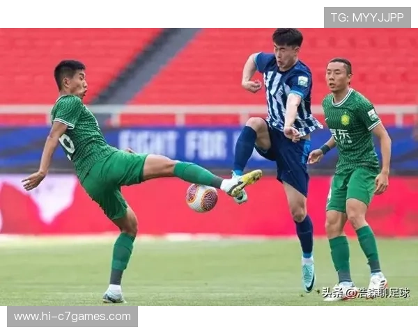 北京足球联赛精彩瞬间回顾全场激烈对抗与进球集锦