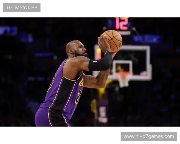 湖人詹姆斯状态回暖带队连胜 探讨季后赛争冠新动力